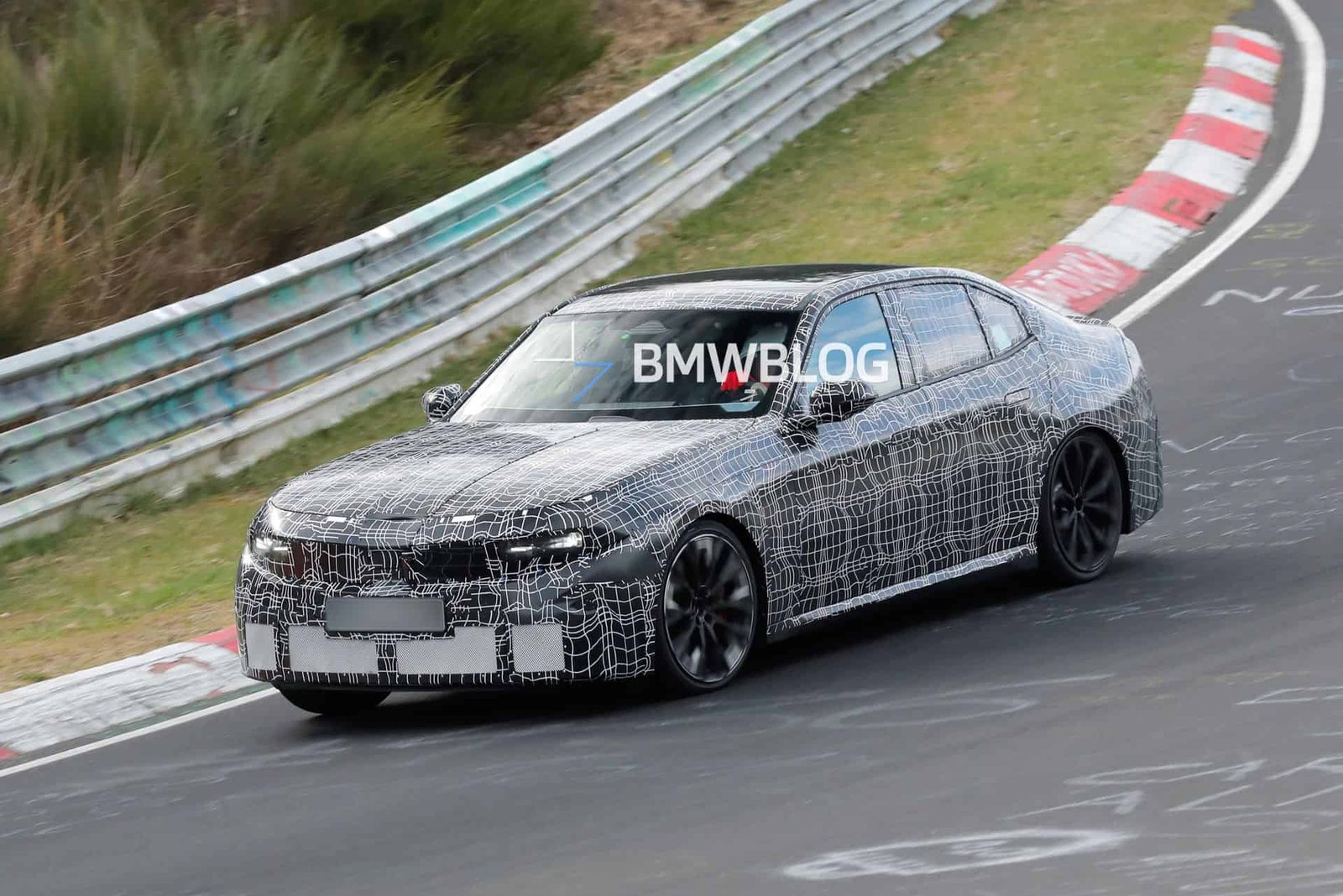 2027 BMW M350 NURBURGRING 09