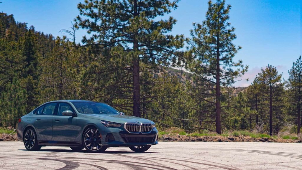BMW 5 Series and M5 Gets Faster Charging, New Tech and Colors, and Extended Range