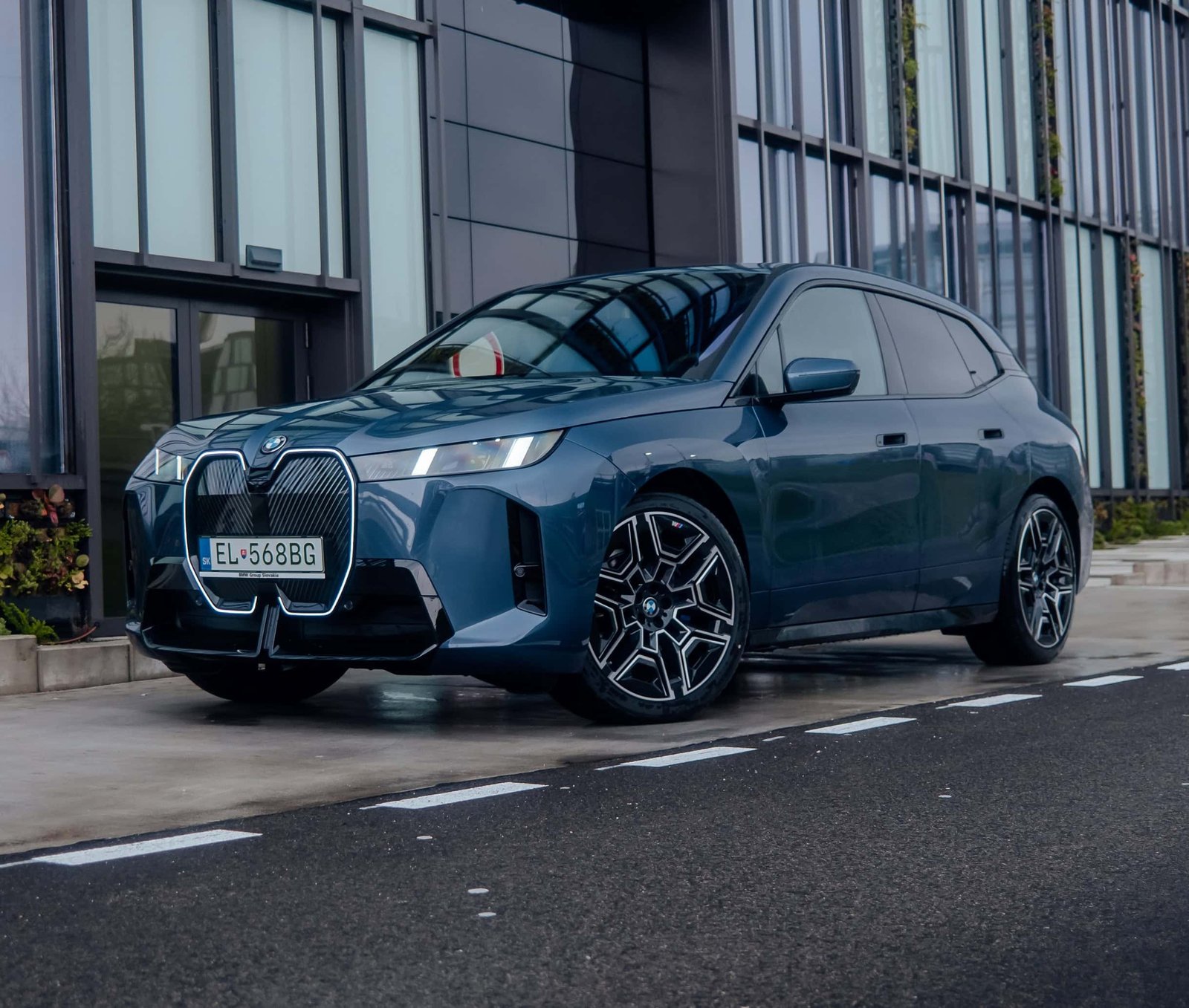 BMW IX XDRIVE45 1
