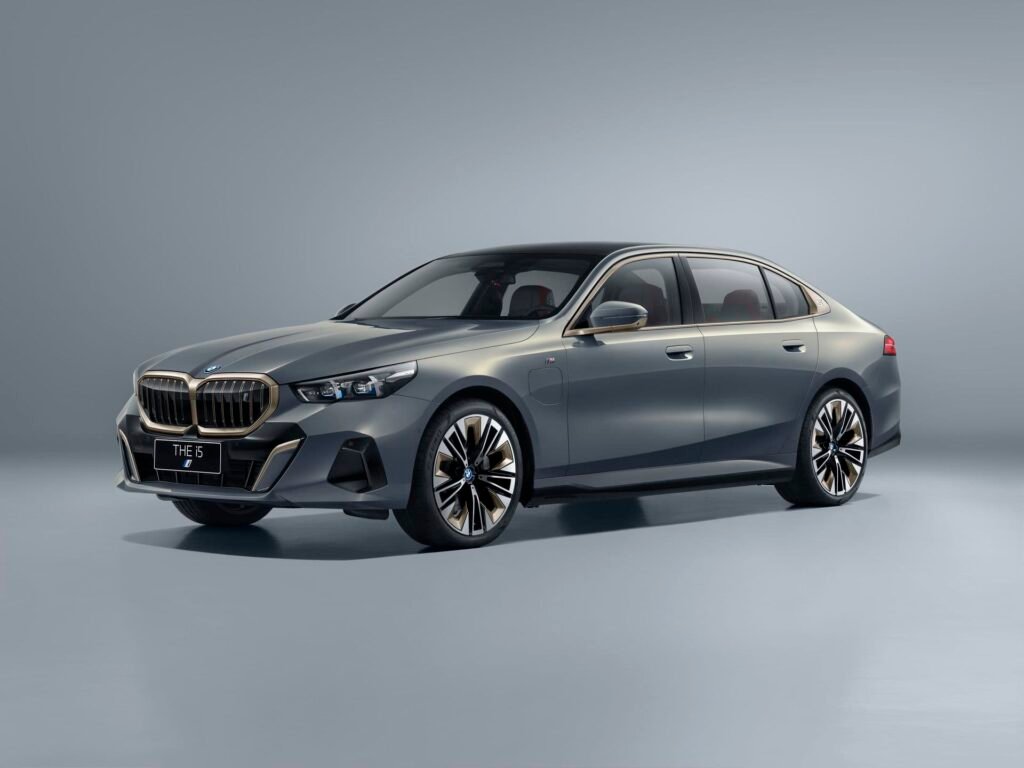 BMW and JOYNEXT Bring V2X Tech to Life in the 2025 5 Series