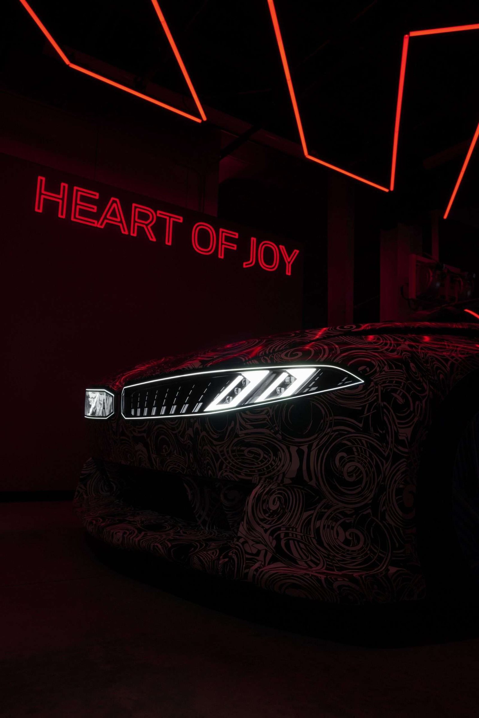 BMW VDX Concept Teased Without Camouflage