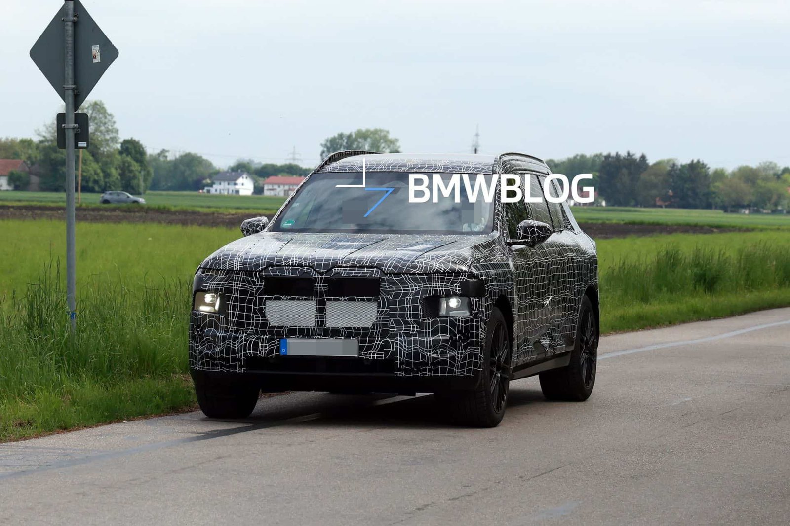 2027 BMW X7 G67 00