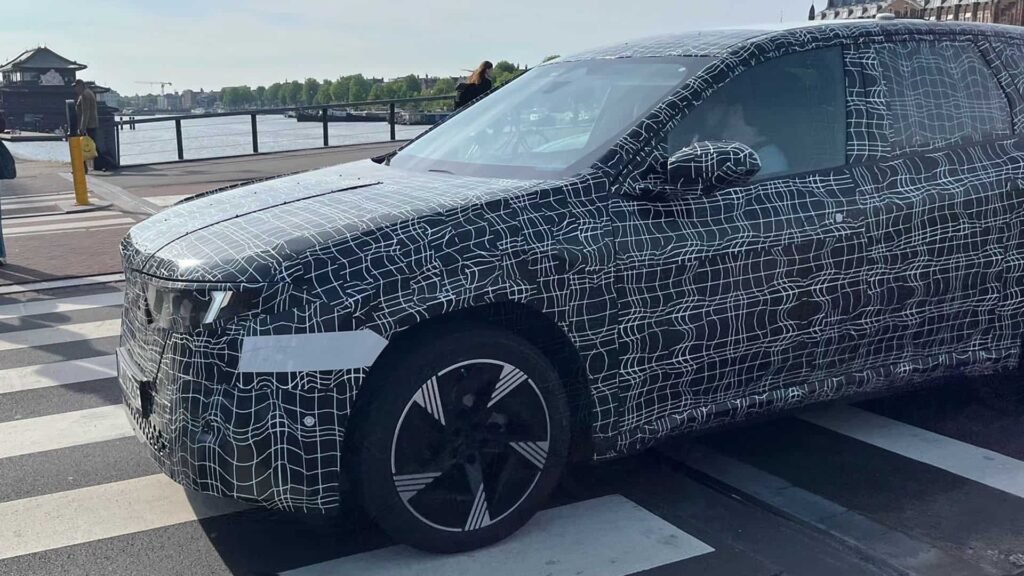 BMW IX3 2026 SPOTTED 04