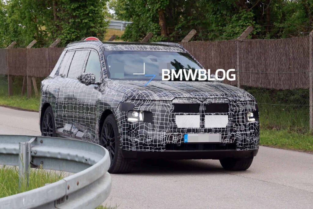 The BMW iX7 M70 Could Have Over 800 Horsepower