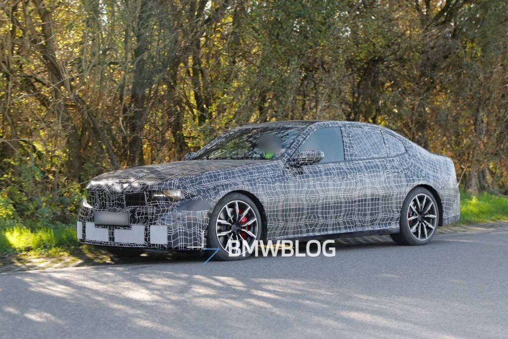 New BMW 3 Series Spied In M Performance And Regular Flavors