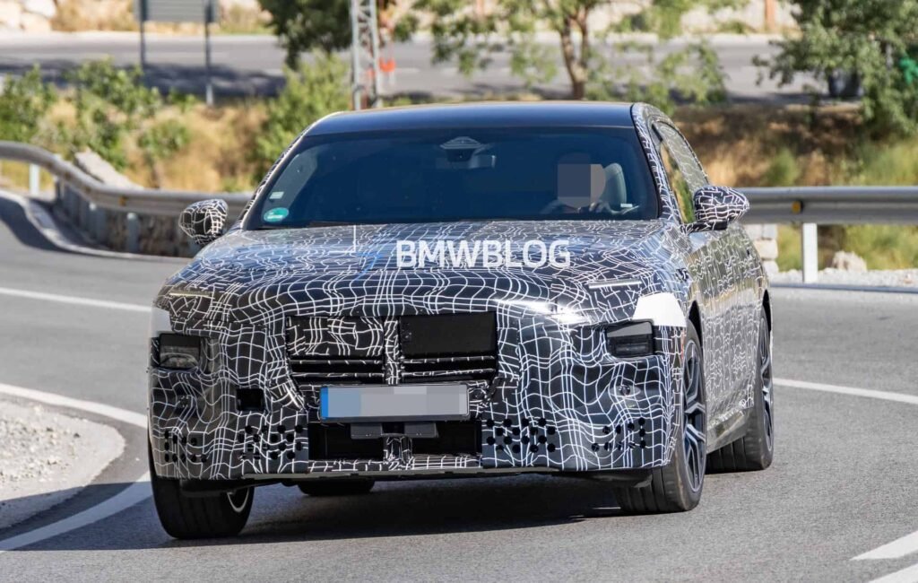 2027 BMW 7 SERIES FACELIFT SPY PHOTOS 15