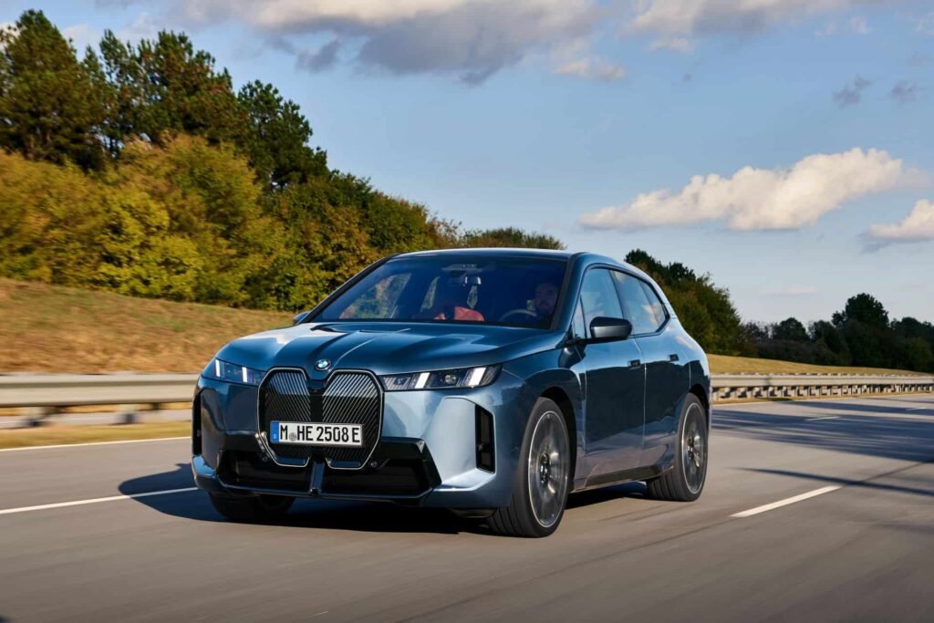 BMW iX xDrive60 drives through Norway during real-world EV range test