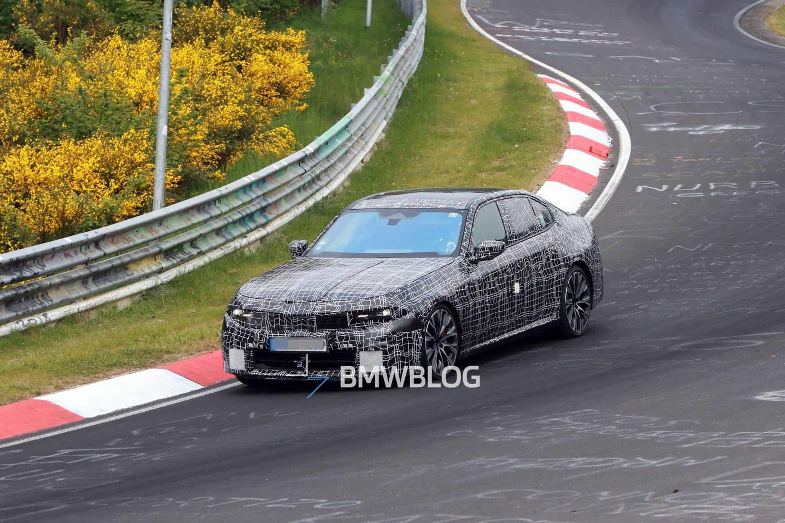 2027 BMW M350 PROTOTYPE 05