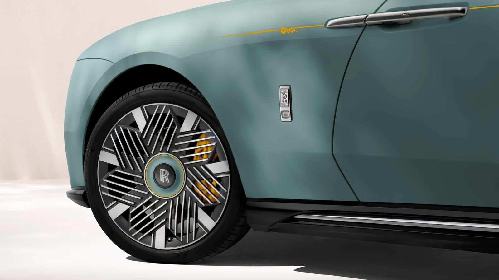 ROLLS ROYCE SPECTRE INSPIRED BY PRIMAVERA 19