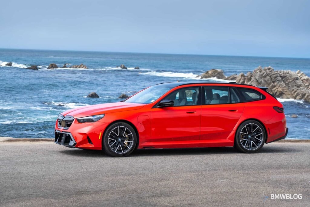 BMW M5 TOURING BRIGHT RED 00