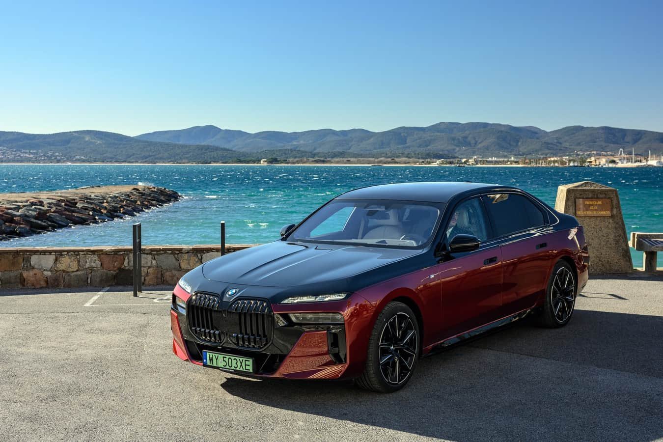 BMW 7 Series Gets Stuck in Lake During Jet Ski Launch