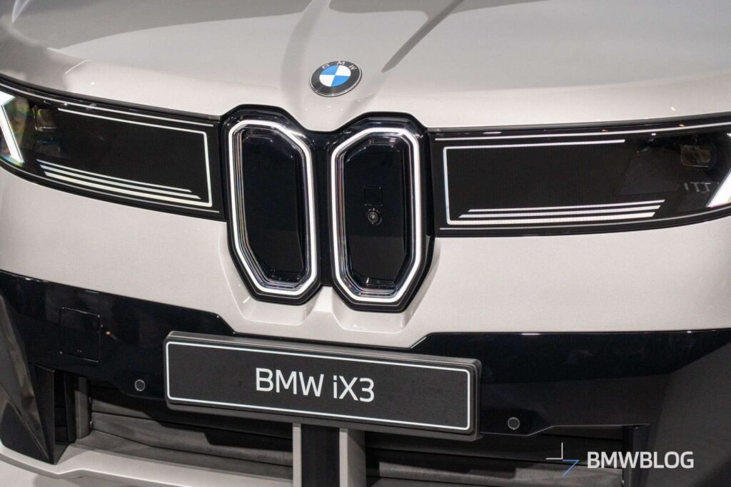 2026 BMW IX3 SPACE SILVER 11