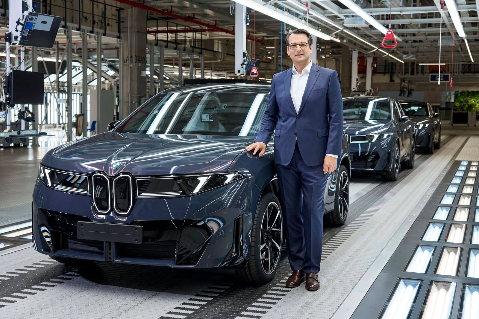 BMW Board Member Dr. Milan Nedeljkovic and BMW Plant Debrecen CEO Han Peter Kemser