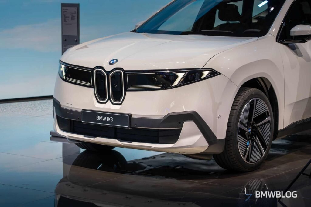 BMW IX3 AUTONOMOUS DRIVING 05