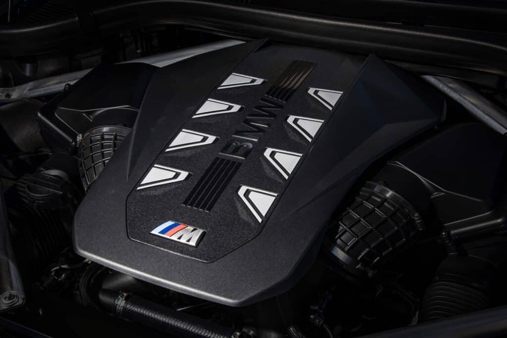 BMW S68 V8 TwinTurbo engine