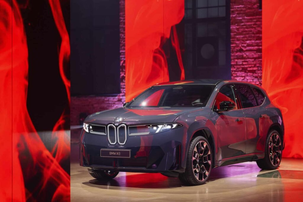 2026 BMW IX3 DEBUTS IN CZECHIA 9
