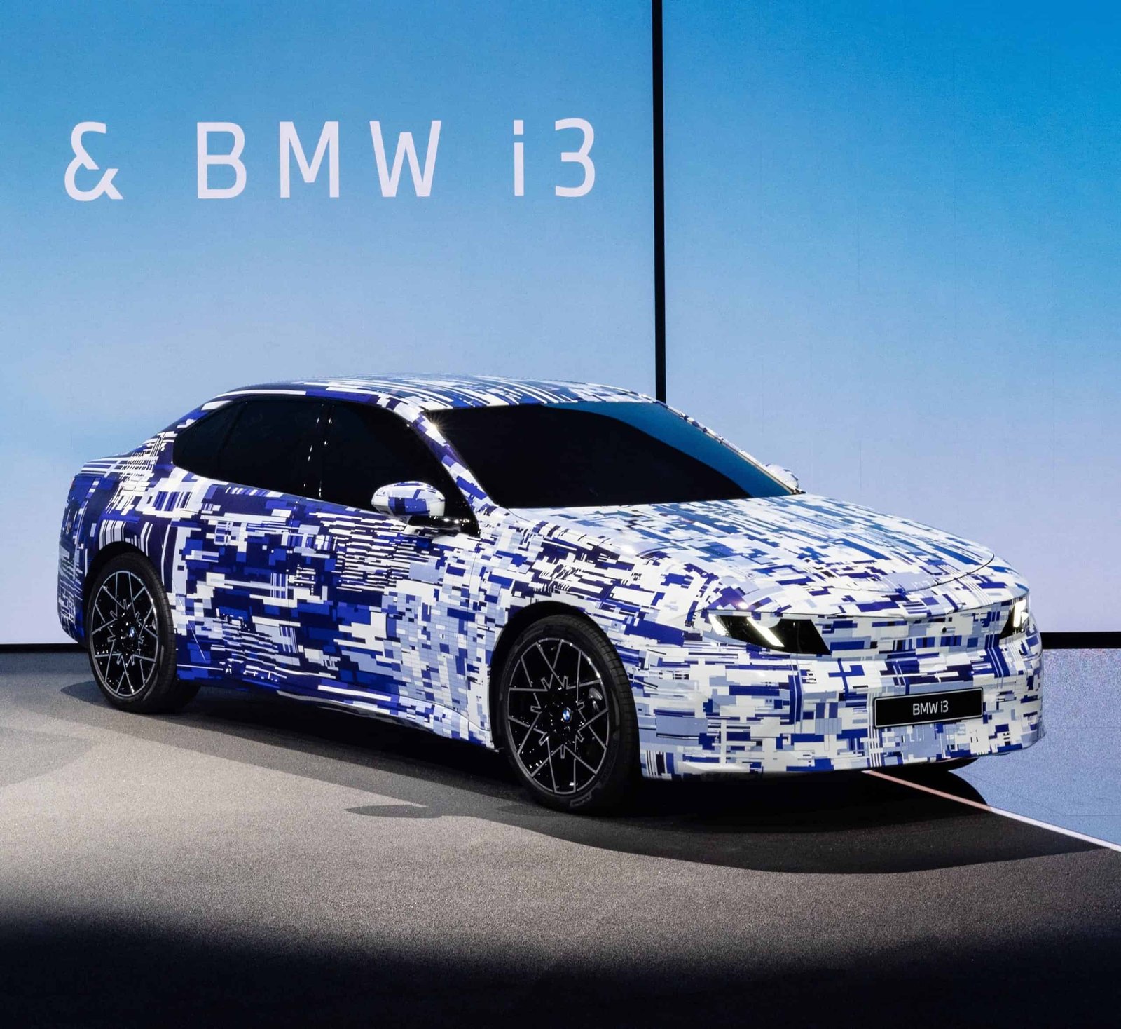 2026 BMW i3 Neue Klasse sedan inspired by the E30 3 Series with illuminated kidney grilles.