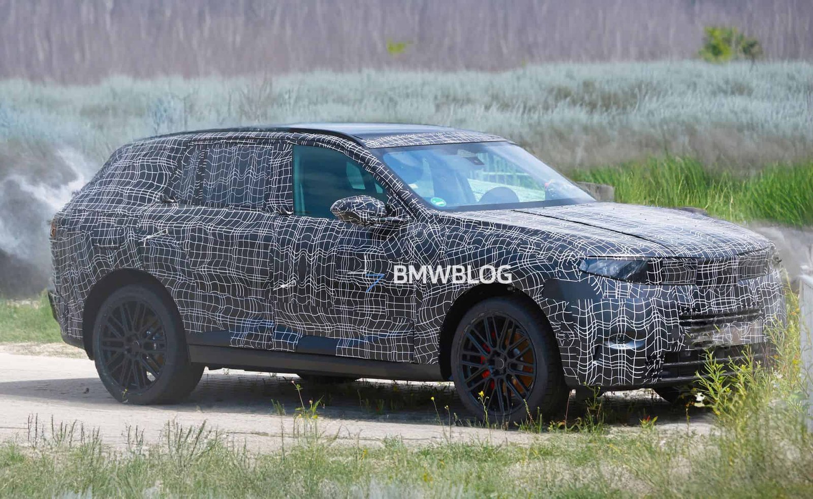 BMW iX5 Electric SUV Spied On A Foggy Day: Video