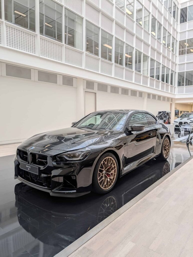 BMW M2 CS G87 IN BLACK SAPPHIRE 01