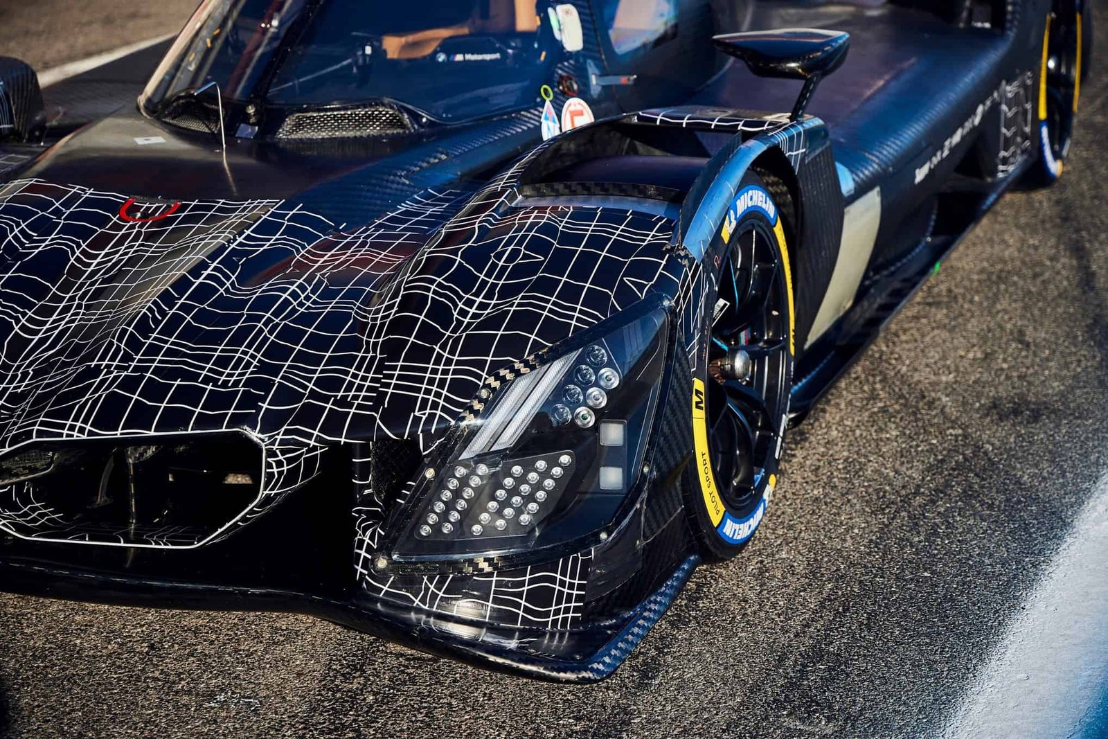 2026 BMW M HYBRID V8 5