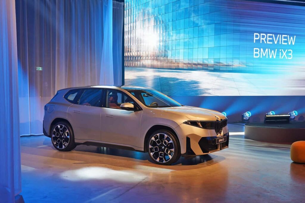 2026 BMW IX3 11