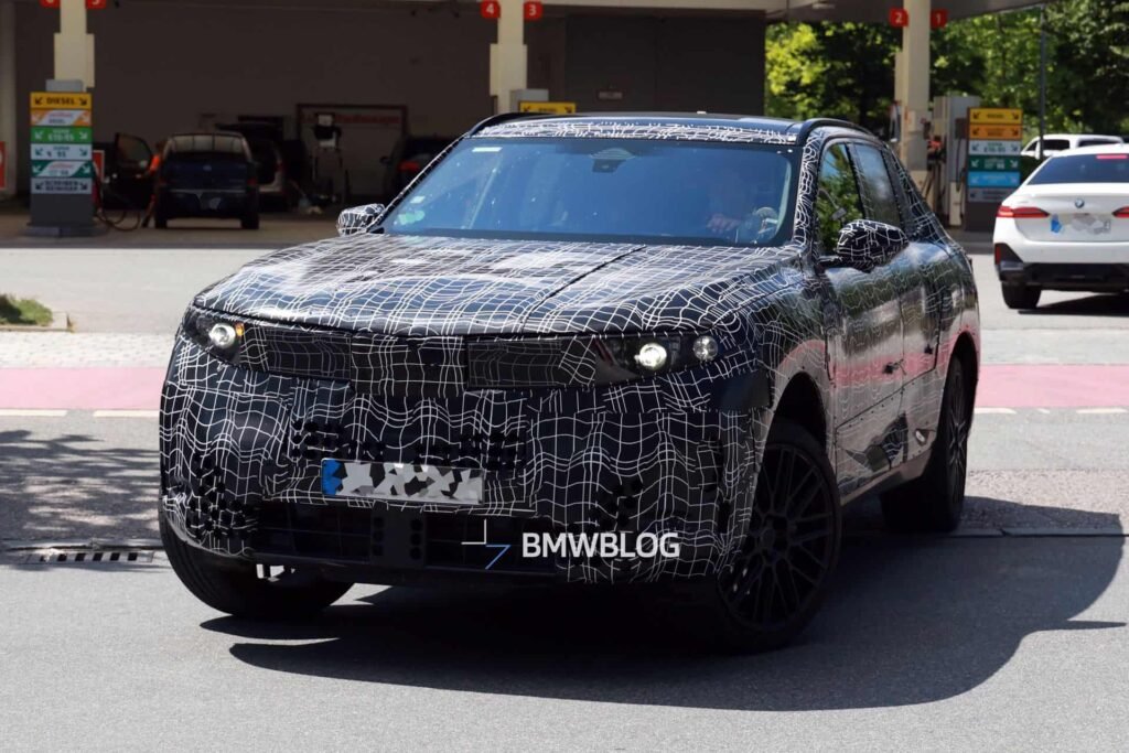 2027 BMW X5 SPY PHOTOS PROTOTYPE spotted on the road