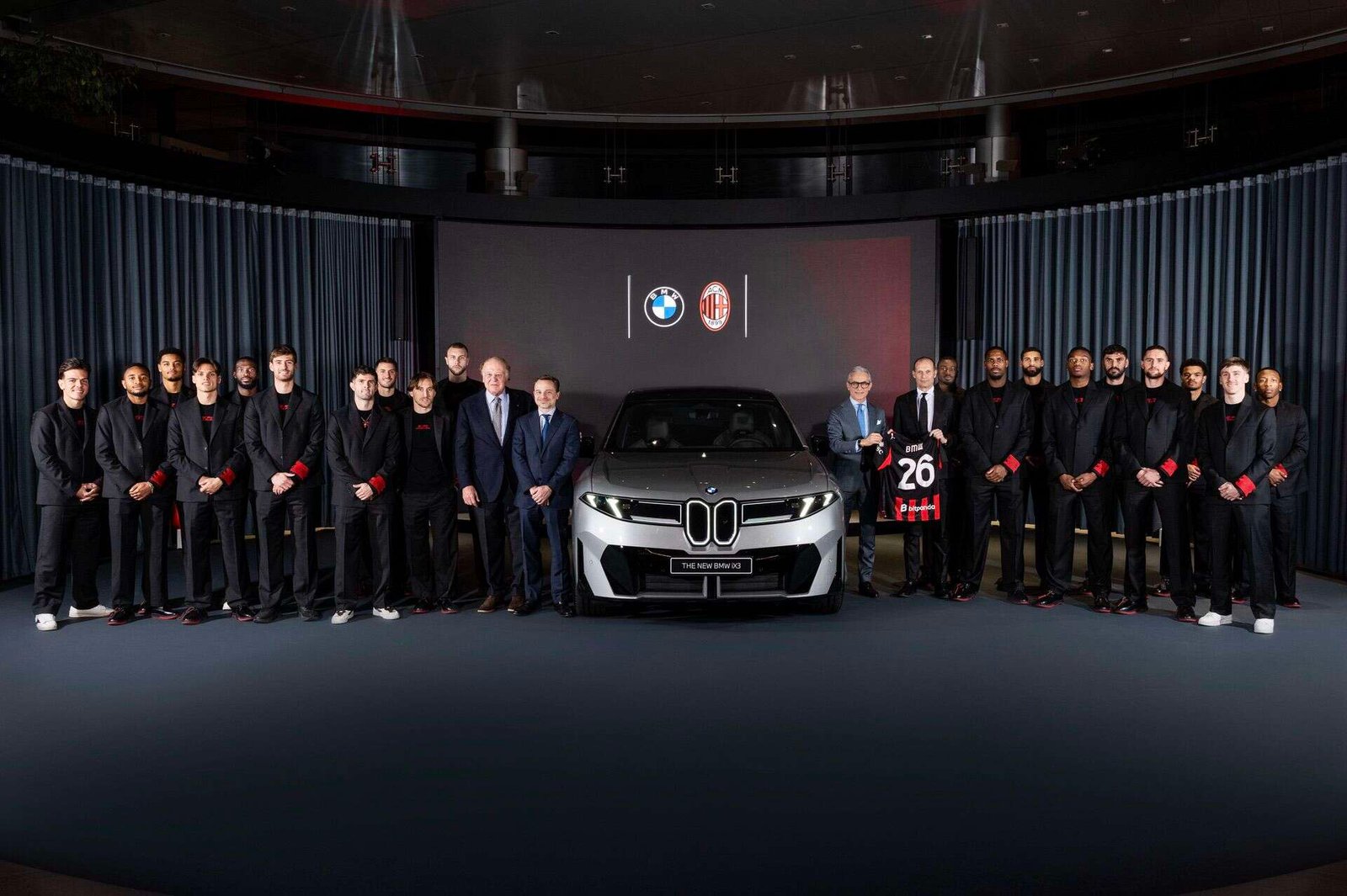 BMW Italia delivers new vehicles to AC Milan at House of BMW Italia