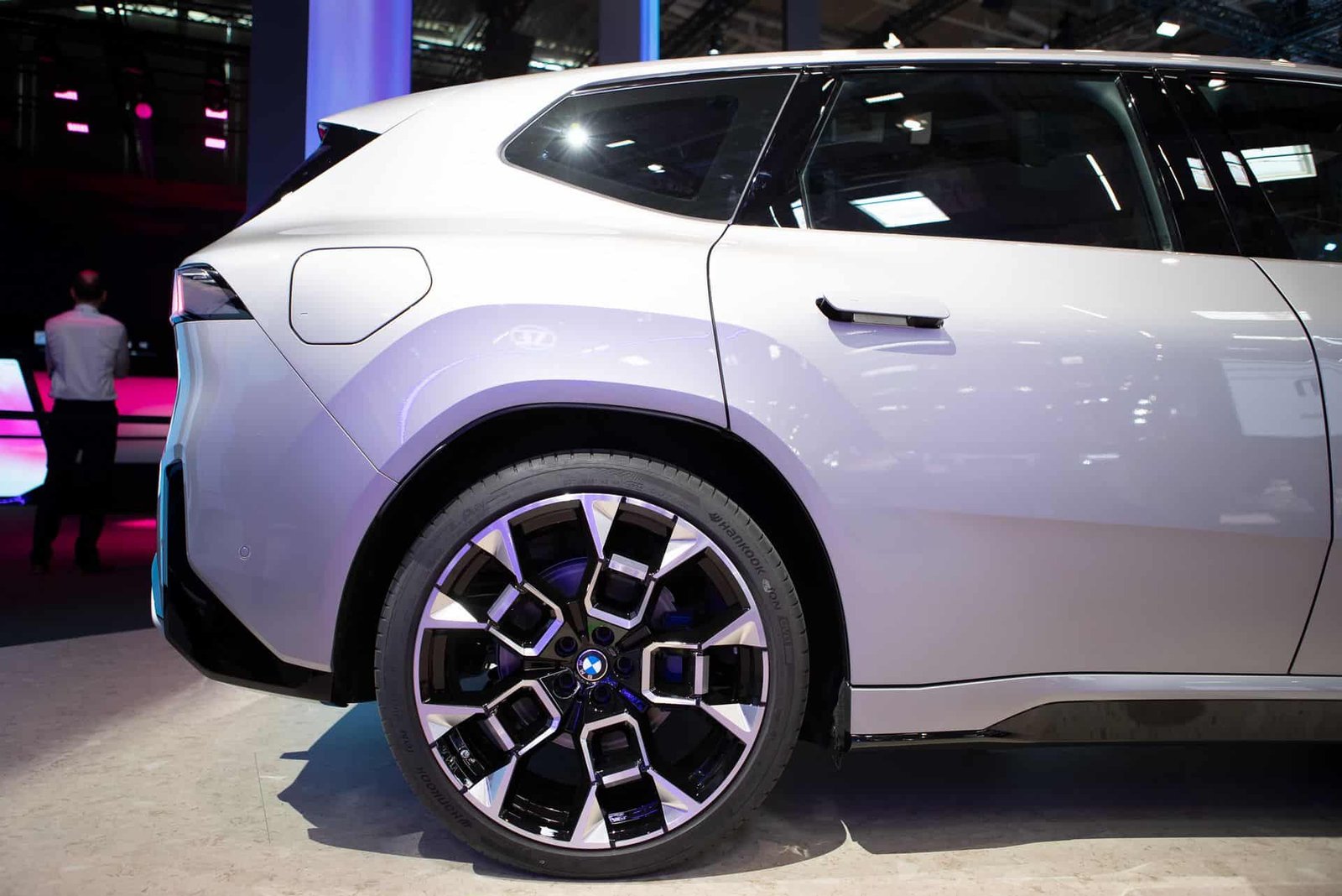 BMW IX3 SPACE SILVER 10