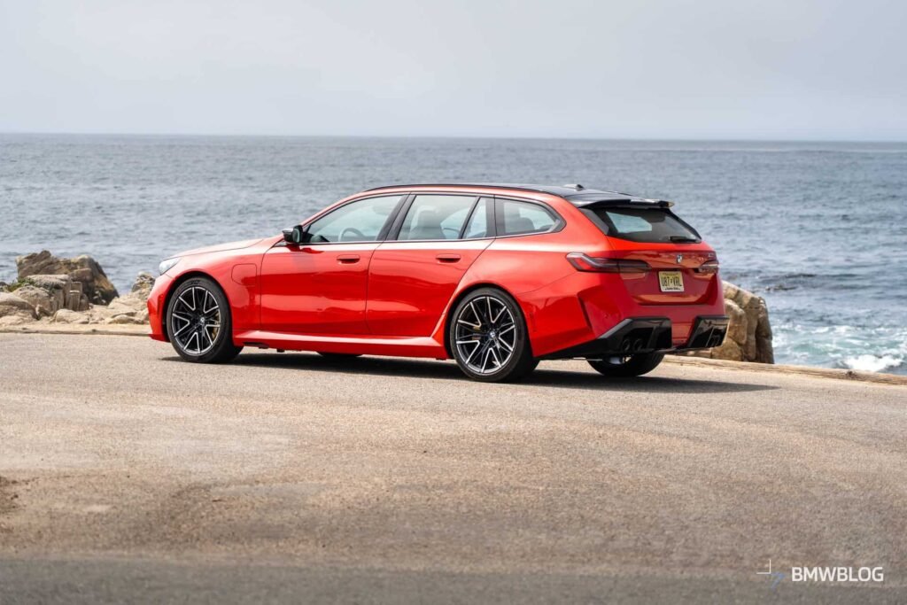 BMW M5 TOURING BRIGHT RED 01