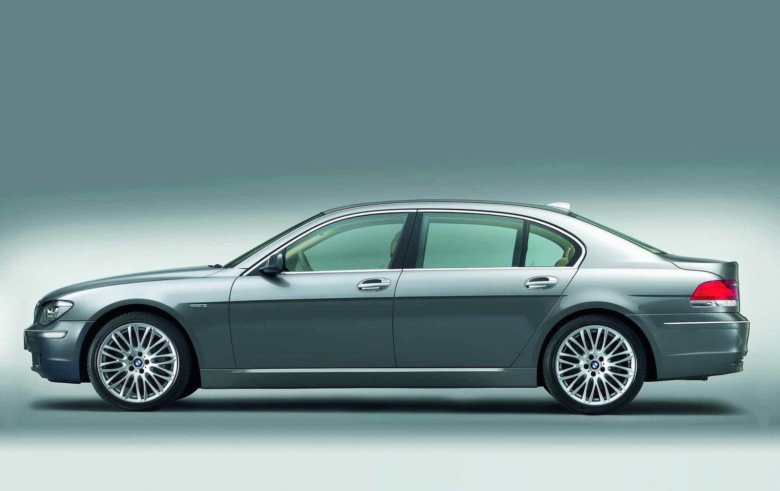 E66 7 Series side view showing the Bangle Butt