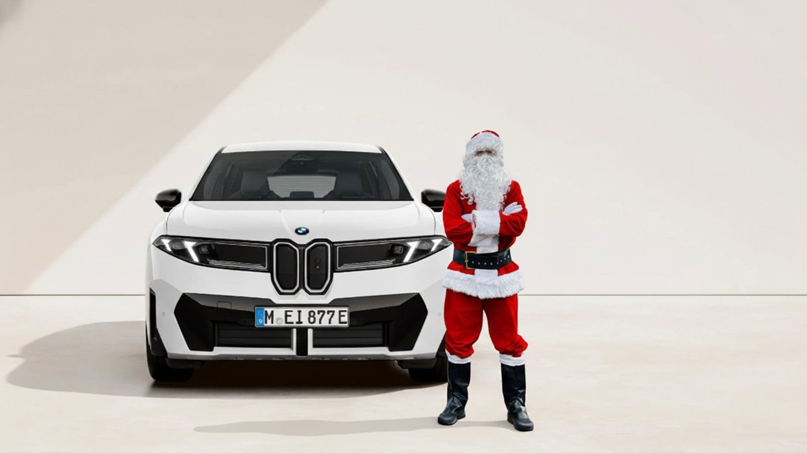 SANTA CLAUS BMW IX3