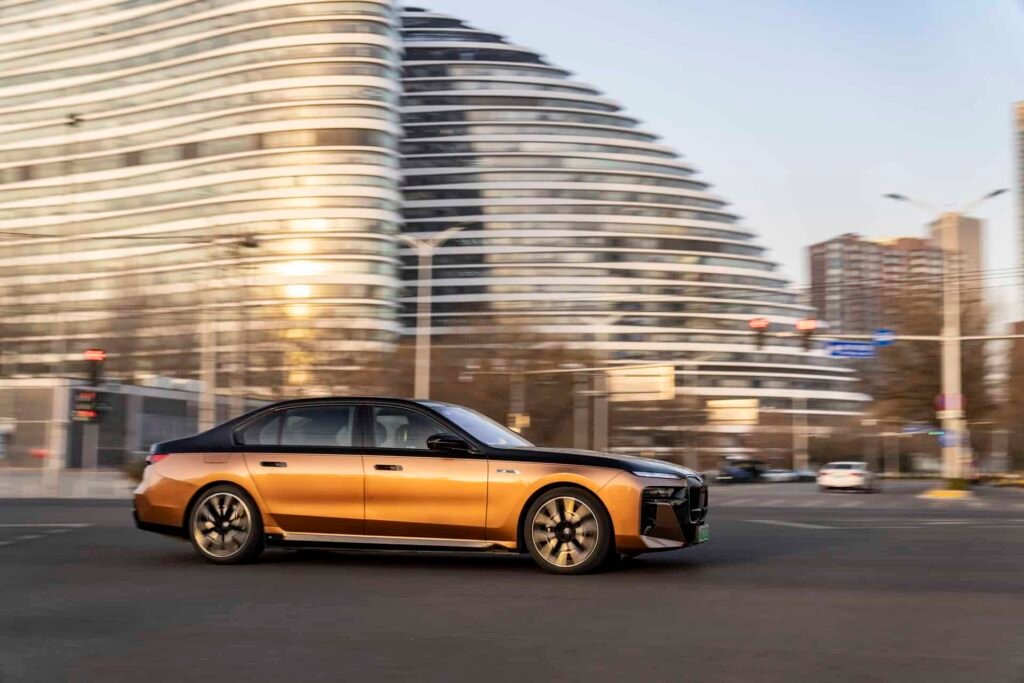 2025 BMW 7 SERIES LONG WHEELBASE CHINA 02