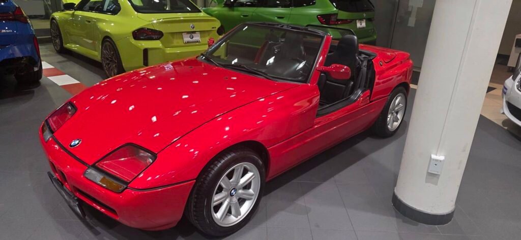 BMW Z1 ROADSTER RED COLOR 09