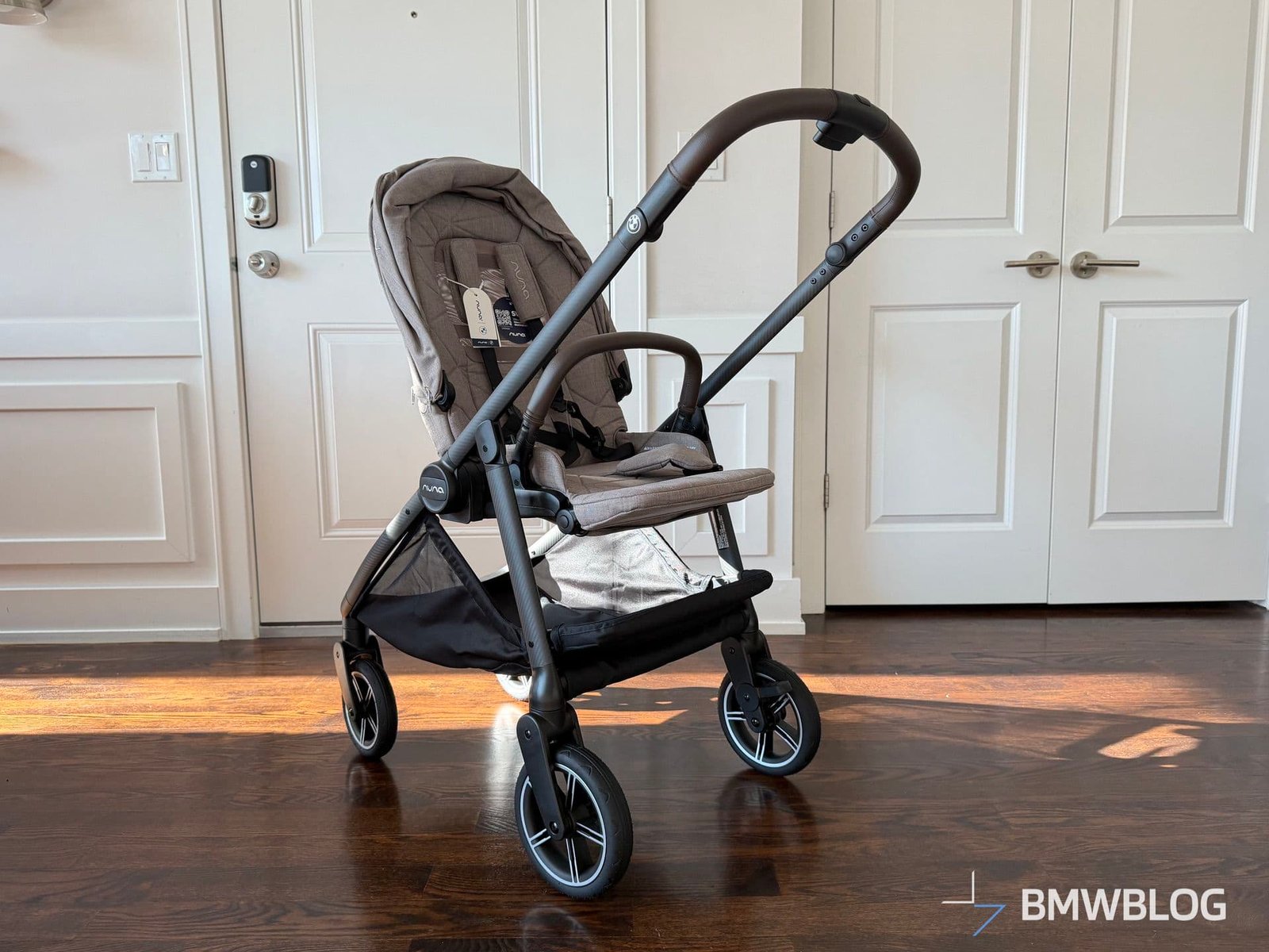 NUNA BMW SWIV STROLLER 04