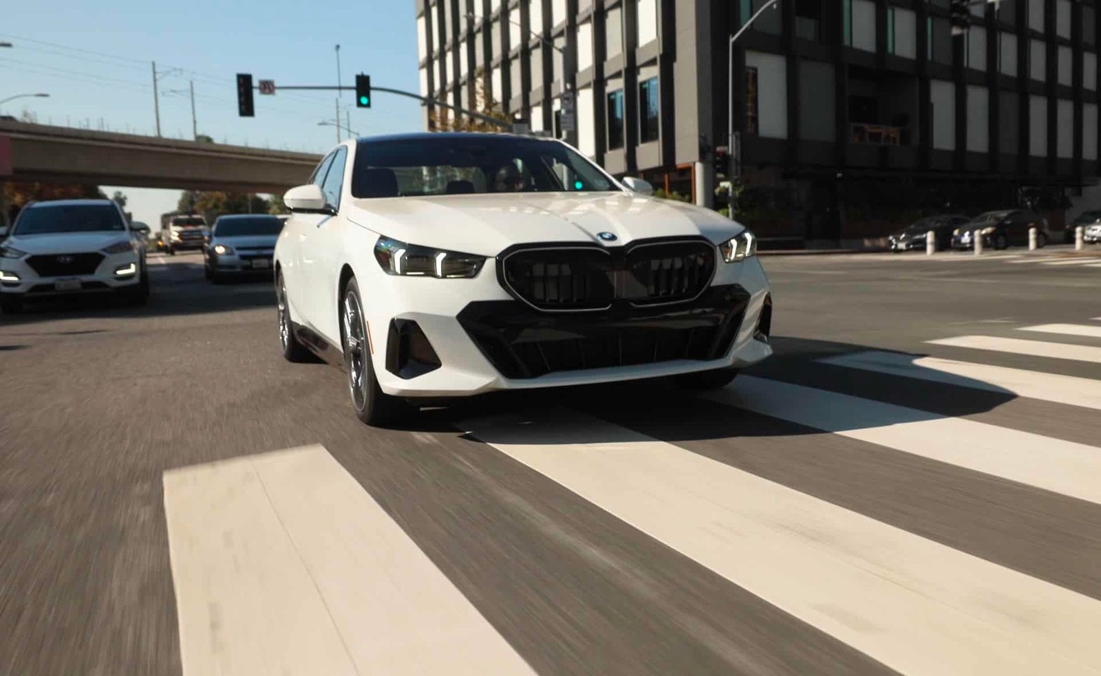 2025 BMW 550E TEST DRIVE 00