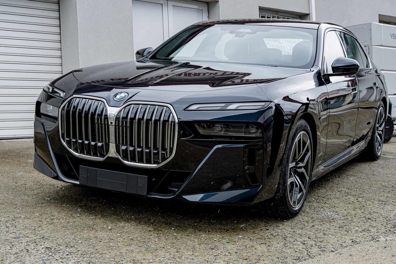 BMW 750E 2