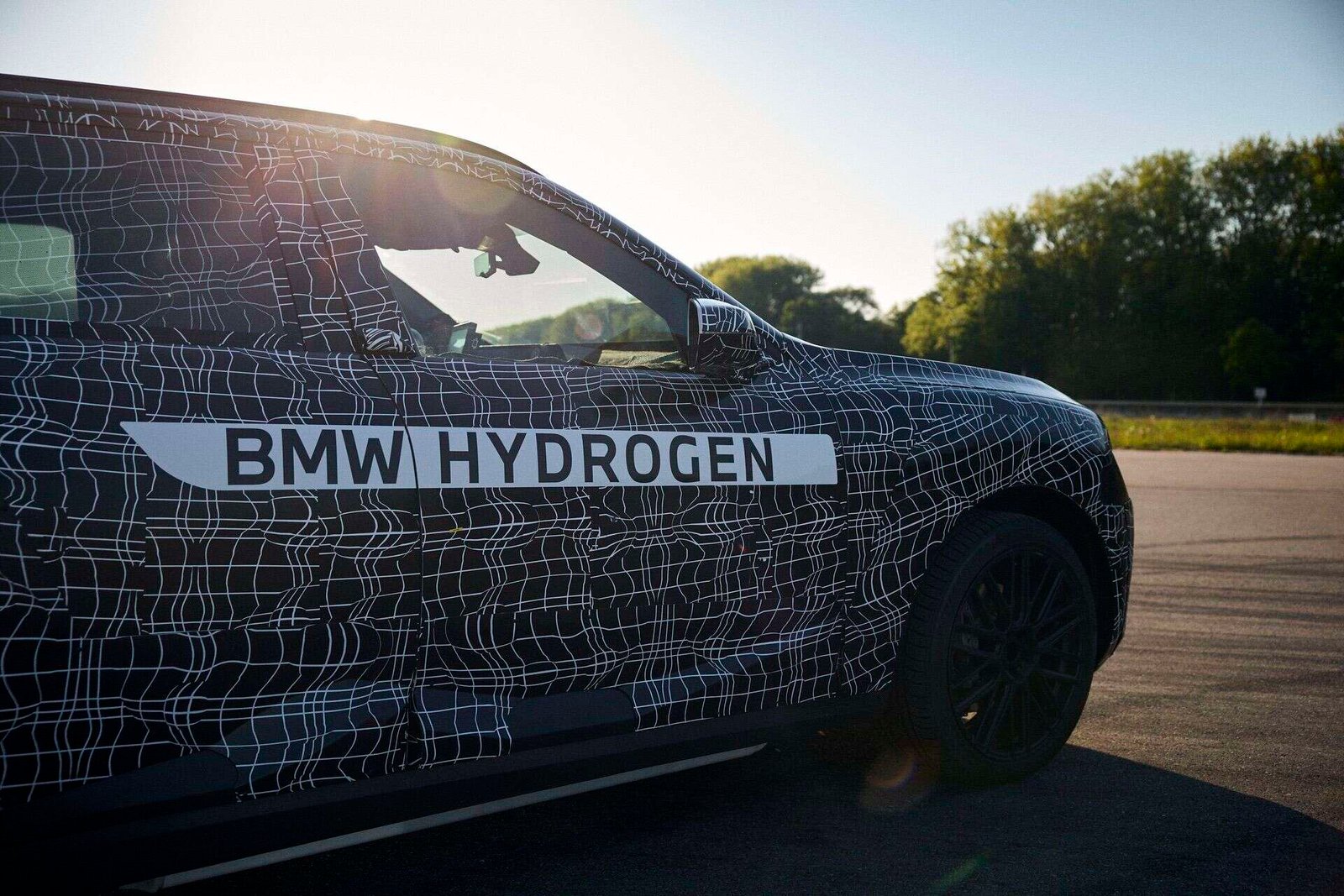 BMW IX5 HYDROGEN G65 PROTOTYPE 10
